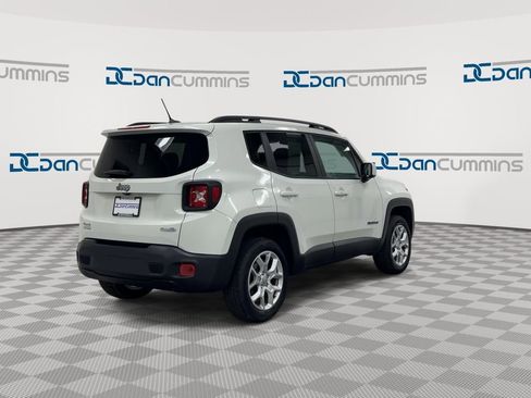 Used 2016 Jeep Renegade Latitude AWD/4WD image 8