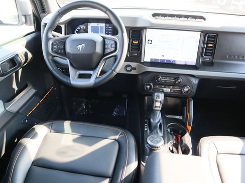 New 2023 Ford Bronco Badlands w/ Sasquatch Package image 29