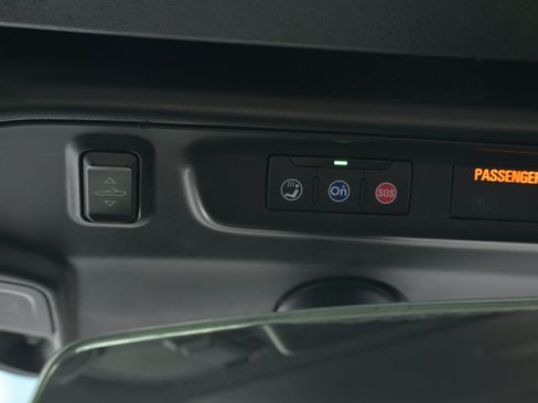 Used 2021 Chevrolet Camaro LT RWD image 10