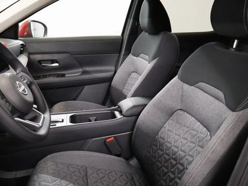 New 2026 Nissan Kicks SV w/ SV Premium Package AWD/4WD image 12