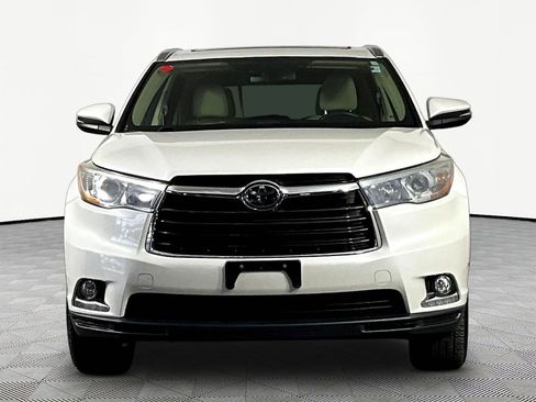 Used 2015 Toyota Highlander Limited Platinum AWD/4WD image 2