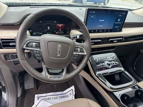 Used 2022 Lincoln Nautilus Reserve image 25