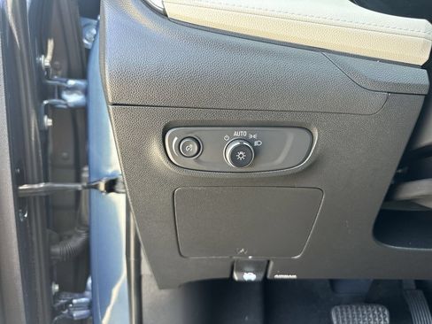 Certified 2024 Buick Encore GX Avenir FWD image 18