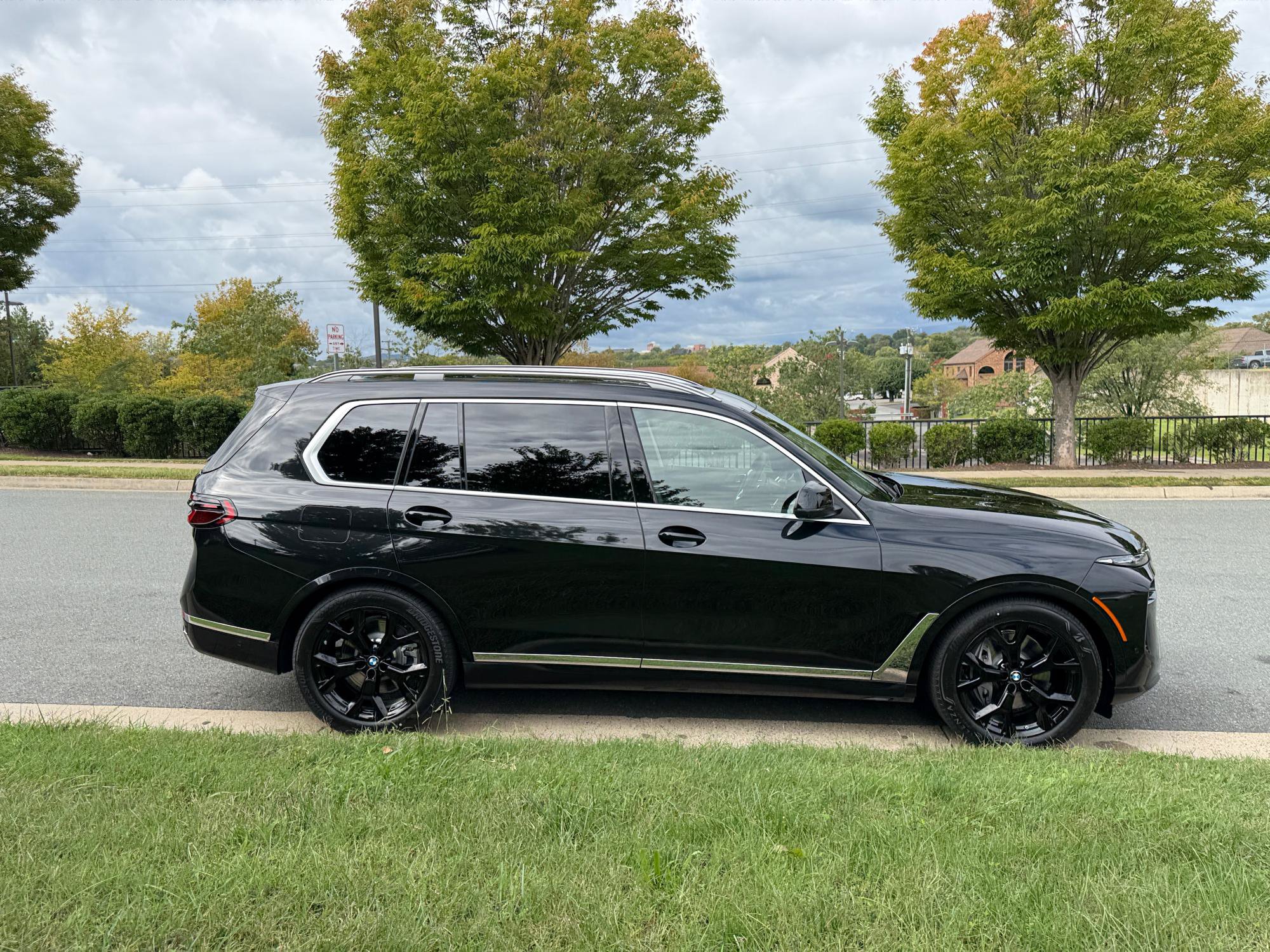 New 2027 BMW X7 xDrive40i w/ Executive Package AWD/4WD image 8