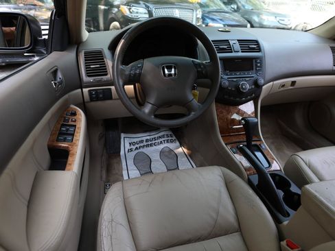 Used 2004 Honda Accord EX image 13