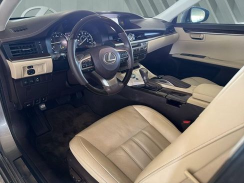 Used 2018 Lexus ES 350 w/ Luxury Package w/Wood Trim FWD image 10