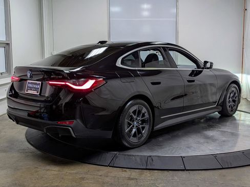 Used 2023 BMW i4 eDrive40 w/ Premium Package image 9