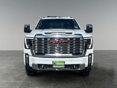 Used 2024 GMC Sierra 3500 Denali w/ Denali Reserve Package AWD/4WD image 3