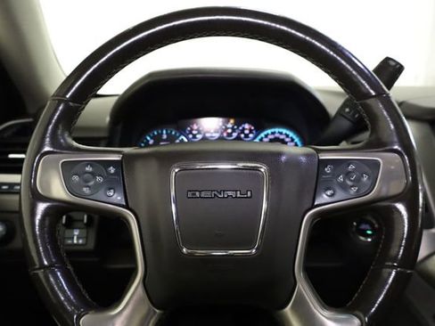 Used 2018 GMC Yukon Denali w/ Denali Ultimate Package image 17