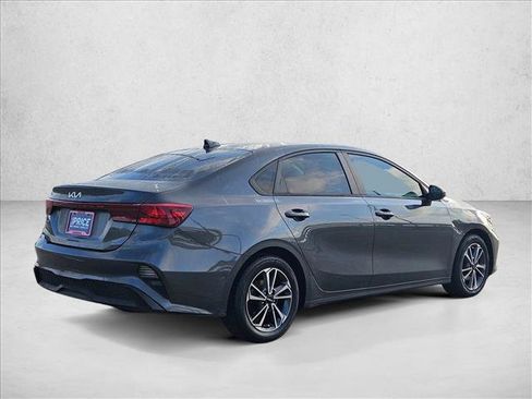 Used 2022 Kia Forte LXS FWD image 5