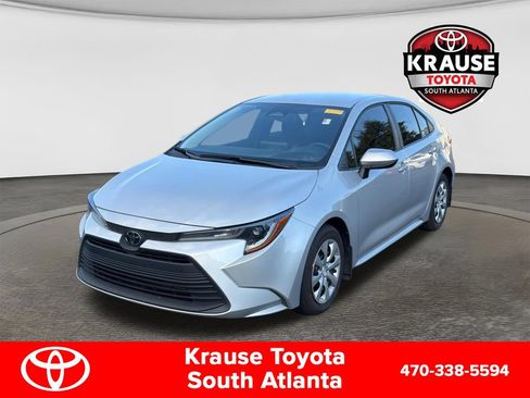 Used 2025 Toyota Corolla LE FWD image 3