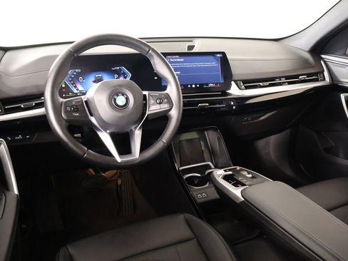 Used 2025 BMW X2 xDrive28i image 2