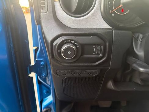 Used 2025 Jeep Wrangler Unlimited Sport AWD/4WD image 18