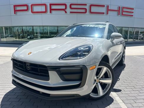 Certified 2023 Porsche Macan image 1
