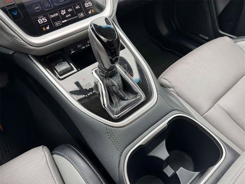 Used 2021 Subaru Outback Limited image 31