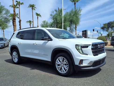 Used 2024 GMC Acadia Elevation FWD image 3
