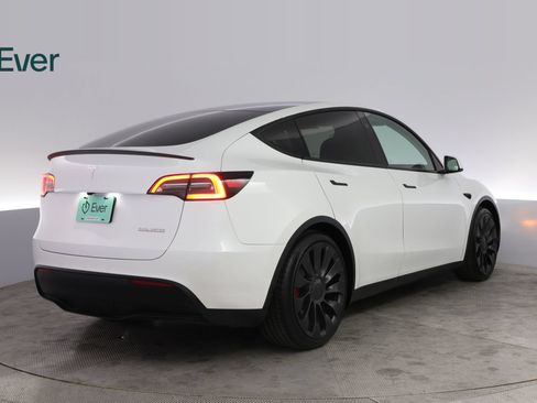 Used 2023 Tesla Model Y Performance AWD/4WD image 3
