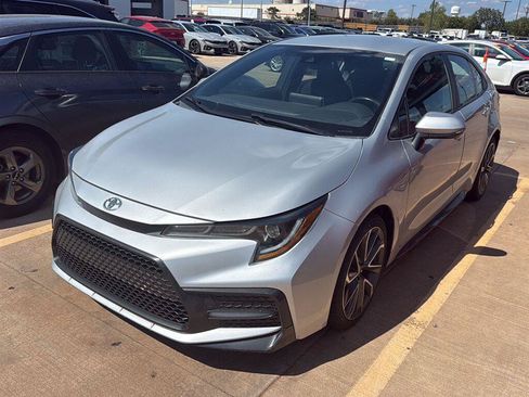 Used 2021 Toyota Corolla SE w/ Carpet Mat Package (TMS) FWD image 2