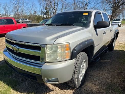 Used 2007 Chevrolet Silverado 1500 LT w/ 1LT Convenience Package image 3