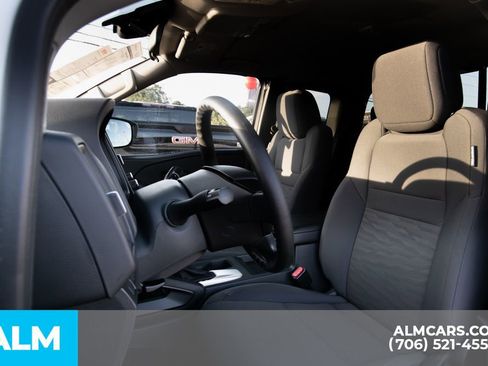 Used 2025 Nissan Frontier S w/ S Utility Package image 11