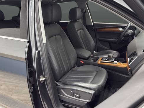 Used 2023 Audi Q5 2.0T Premium w/ Convenience Package AWD/4WD image 25
