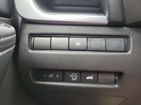 Used 2024 Nissan Rogue SV FWD image 24