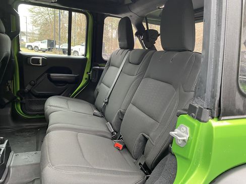 Used 2019 Jeep Wrangler Unlimited Sport image 36