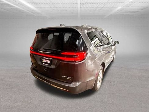 Used 2021 Chrysler Pacifica Limited w/ Premium & Safety Sphere Group AWD/4WD image 6