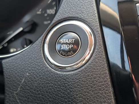 Used 2018 Nissan Rogue SL AWD/4WD image 29