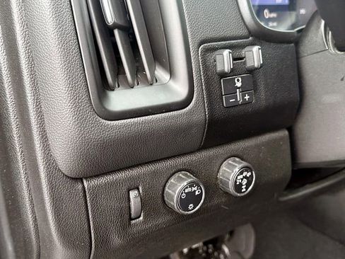 Used 2019 Chevrolet Colorado ZR2 image 16