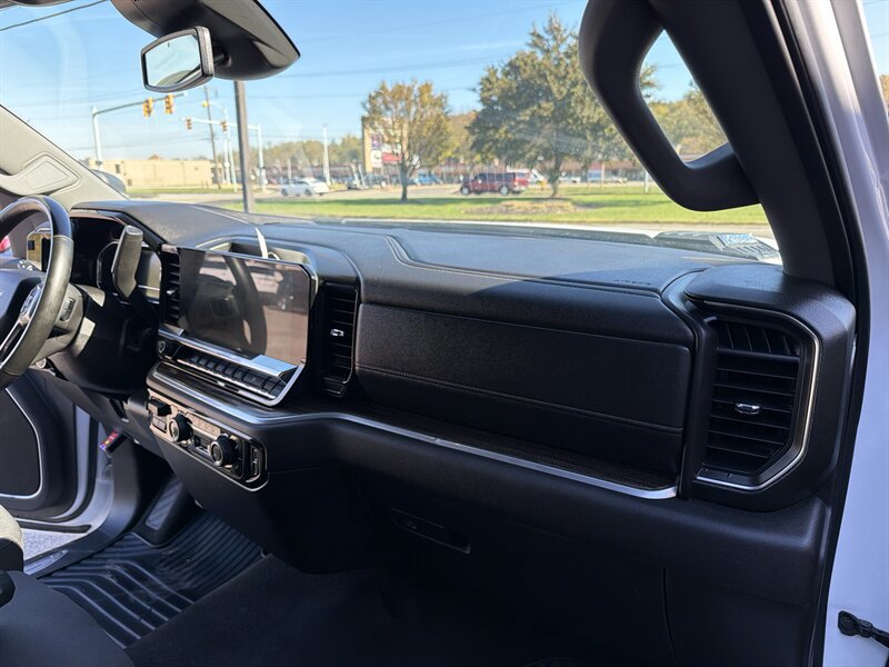 Used 2025 Chevrolet Silverado 3500 LT w/ Safety Package AWD/4WD image 27