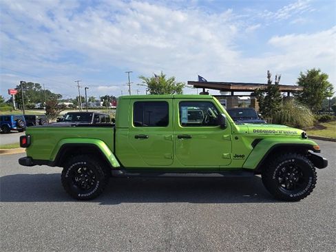 New 2025 Jeep Gladiator Sport image 2