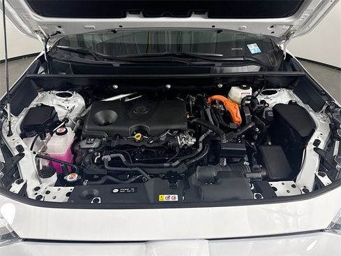 Certified 2025 Toyota RAV4 XLE image 28