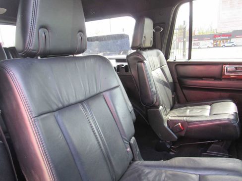 Used 2015 Lincoln Navigator L 4WD image 23