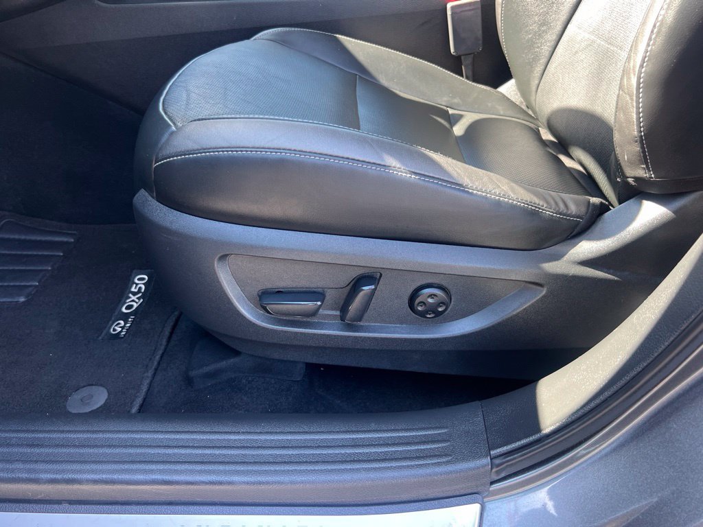 Used 2022 INFINITI QX50 Luxe AWD/4WD image 31