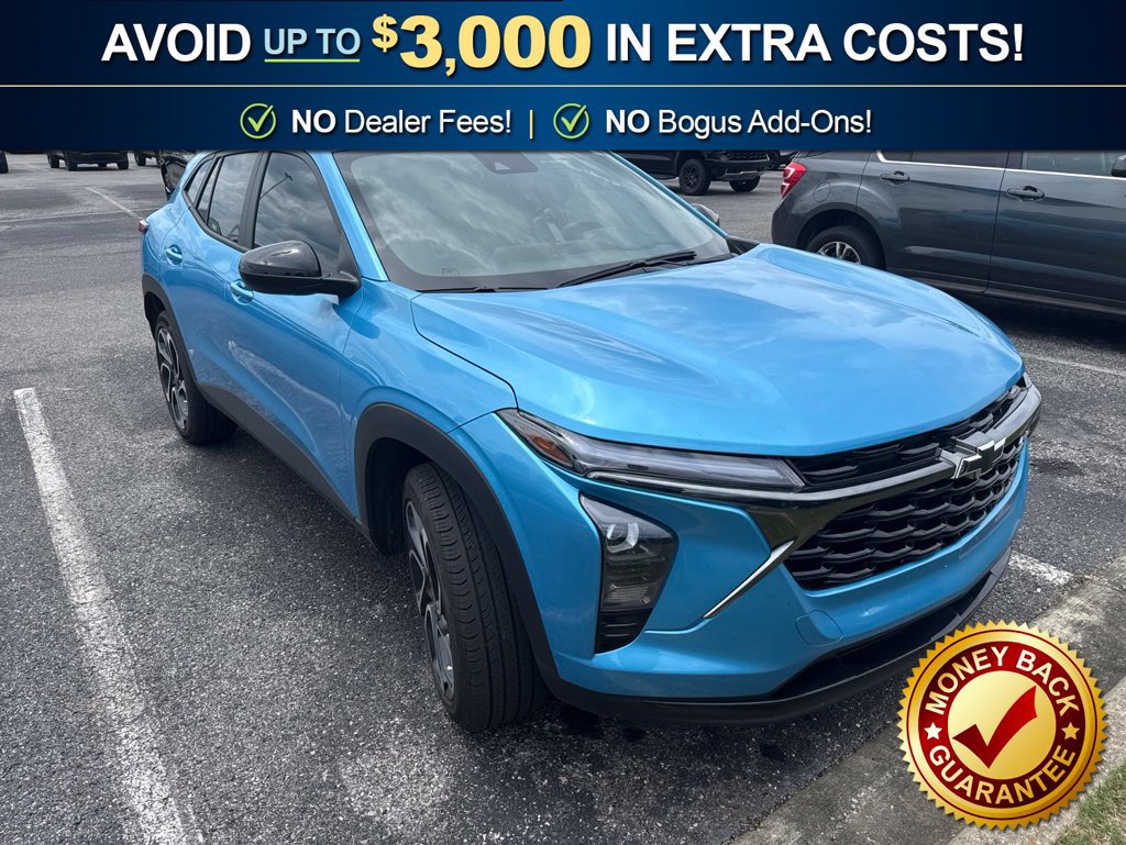 Used 2025 Chevrolet Trax RS FWD image 2