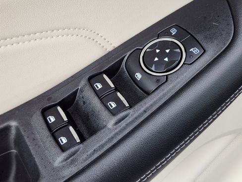 Used 2023 Ford Edge Titanium image 17