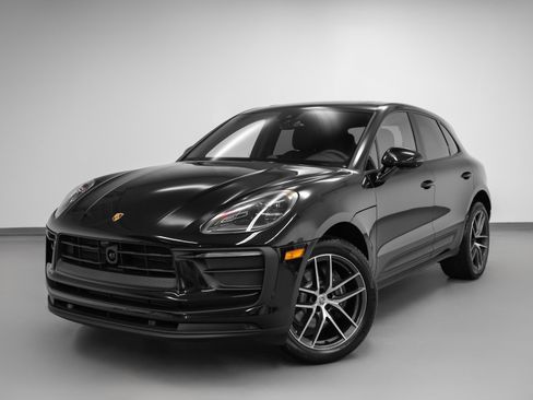 Certified 2025 Porsche Macan image 1