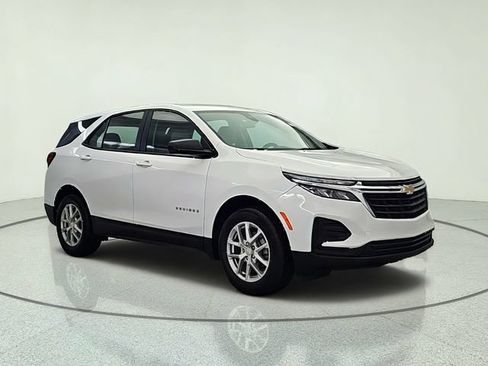 Used 2023 Chevrolet Equinox LS FWD image 8