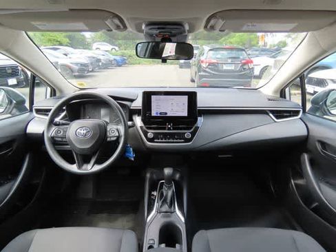 Used 2024 Toyota Corolla LE FWD image 17