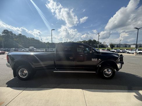 Used 2018 RAM 3500 Tradesman w/ Chrome Appearance Group AWD/4WD image 32