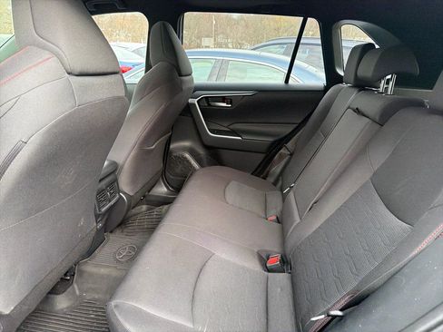 Used 2023 Toyota RAV4 SE w/ Weather & Moonroof Package image 22