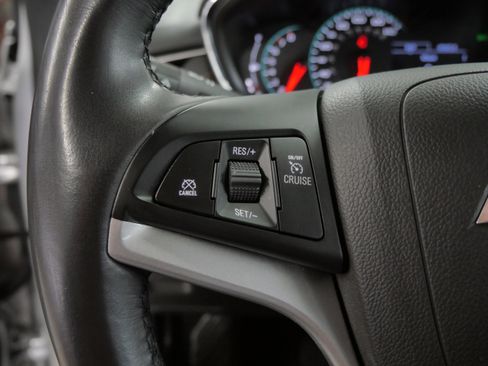 Used 2019 Chevrolet Trax LT w/ LT Convenience Package AWD/4WD image 27