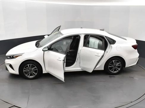 Used 2024 Kia Forte LXS image 7