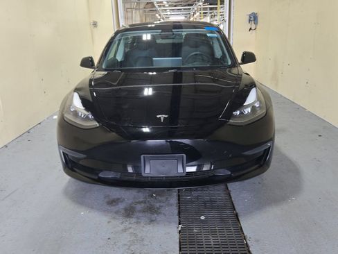 Used 2023 Tesla Model 3 Standard Range RWD image 2