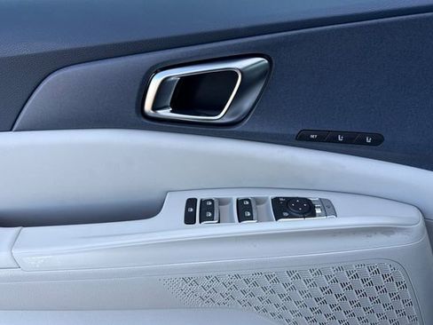 New 2026 Kia Carnival EX FWD image 12