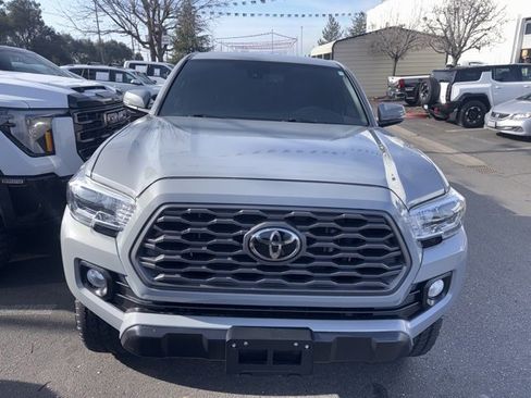 Used 2021 Toyota Tacoma TRD Off-Road w/ TRD Premium Off Road Package image 2