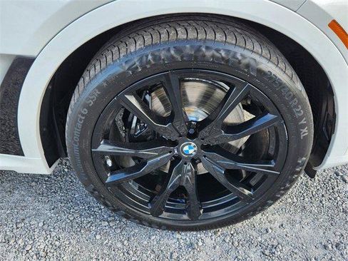 Used 2024 BMW X7 xDrive40i w/ Executive Package image 16