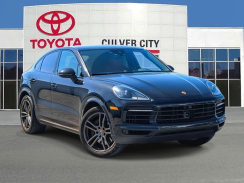Used 2021 Porsche Cayenne Base image 1