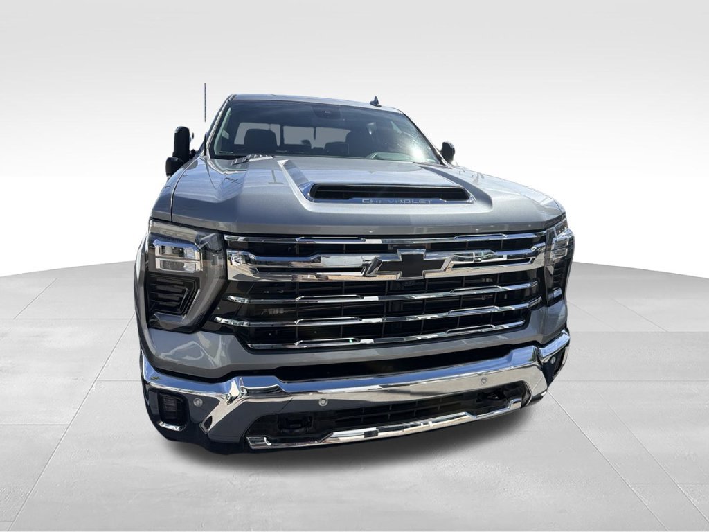 Certified 2025 Chevrolet Silverado 2500 LTZ w/ LTZ Convenience Package RWD image 10